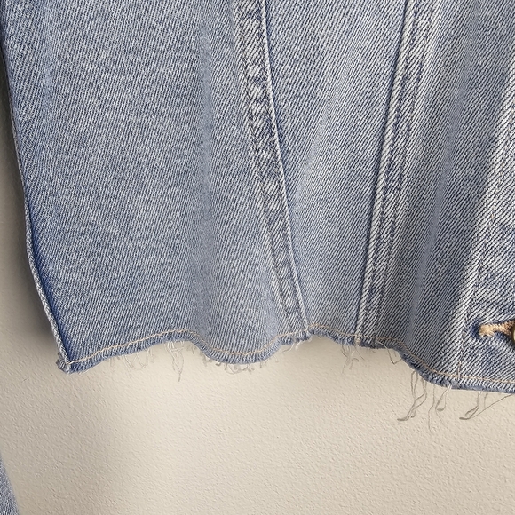 Hollister Light Wash Semi-Cropped Frayed Denim Jean Jacket with Pink Stitching - Picture 7 of 10